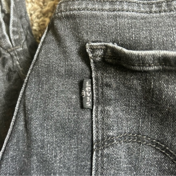 Levi’s 711 Raw Hem Skinny Jeans - Picture 8 of 14